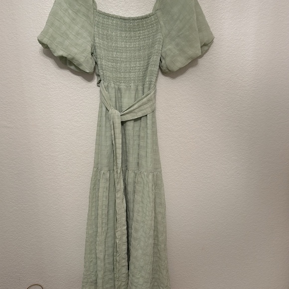 ASTR The Label sonnet puff sleeve midi dress size XS - Picture 6 of 6